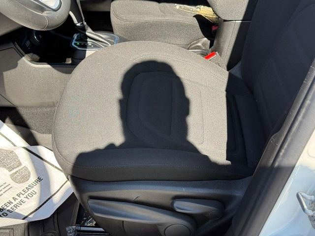 Used 2021 Jeep Renegade Latitude AWD/4WD image 19