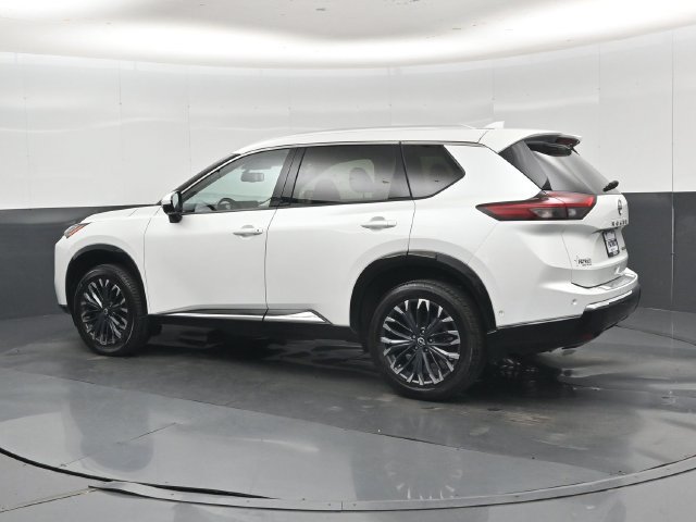 Used 2024 Nissan Rogue Platinum FWD image 39