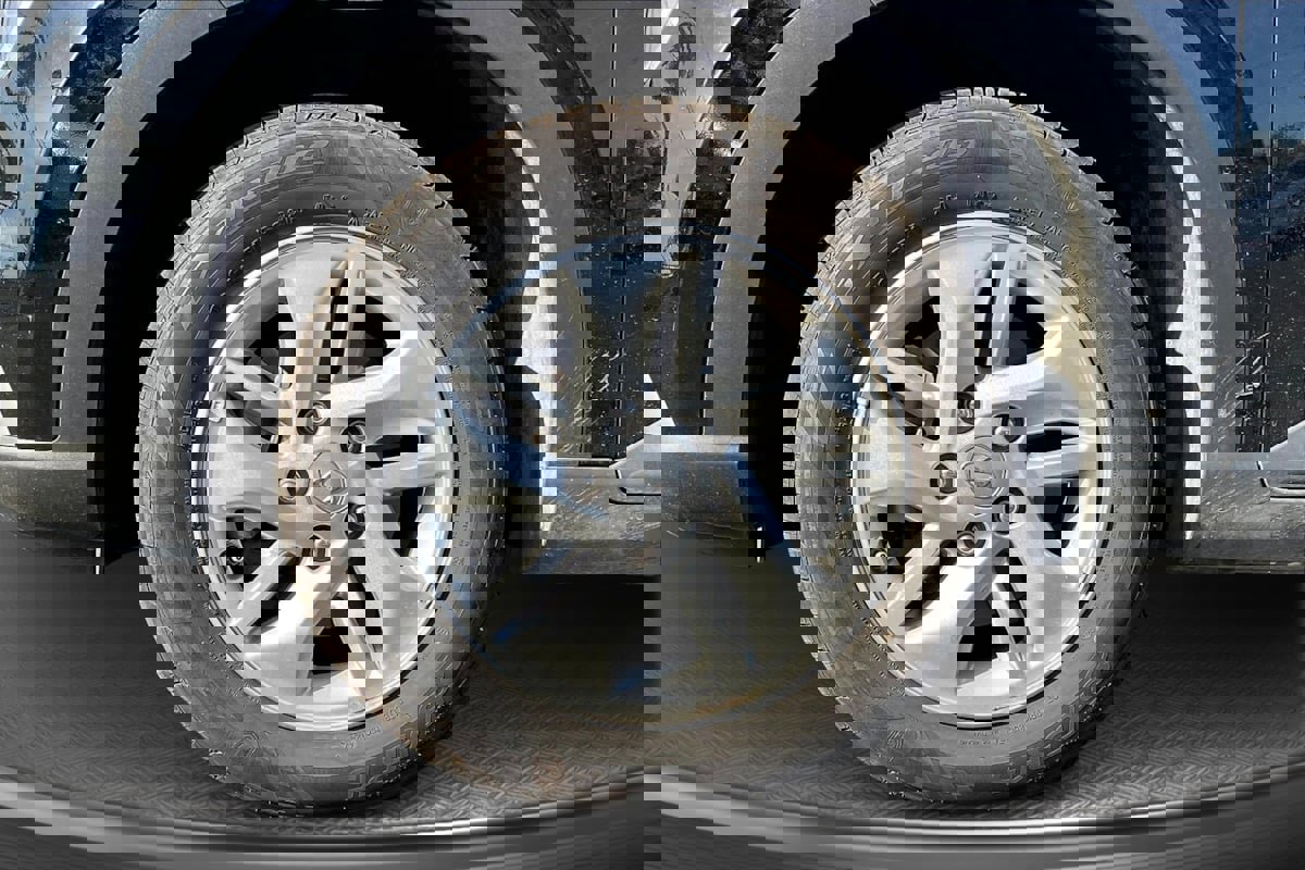 Used 2024 Hyundai Venue SE image 9