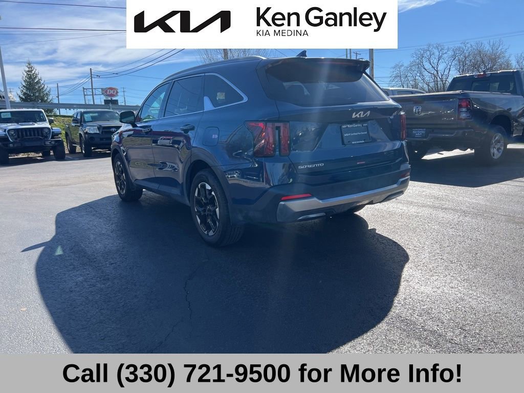 Certified 2025 Kia Sorento S FWD image 14