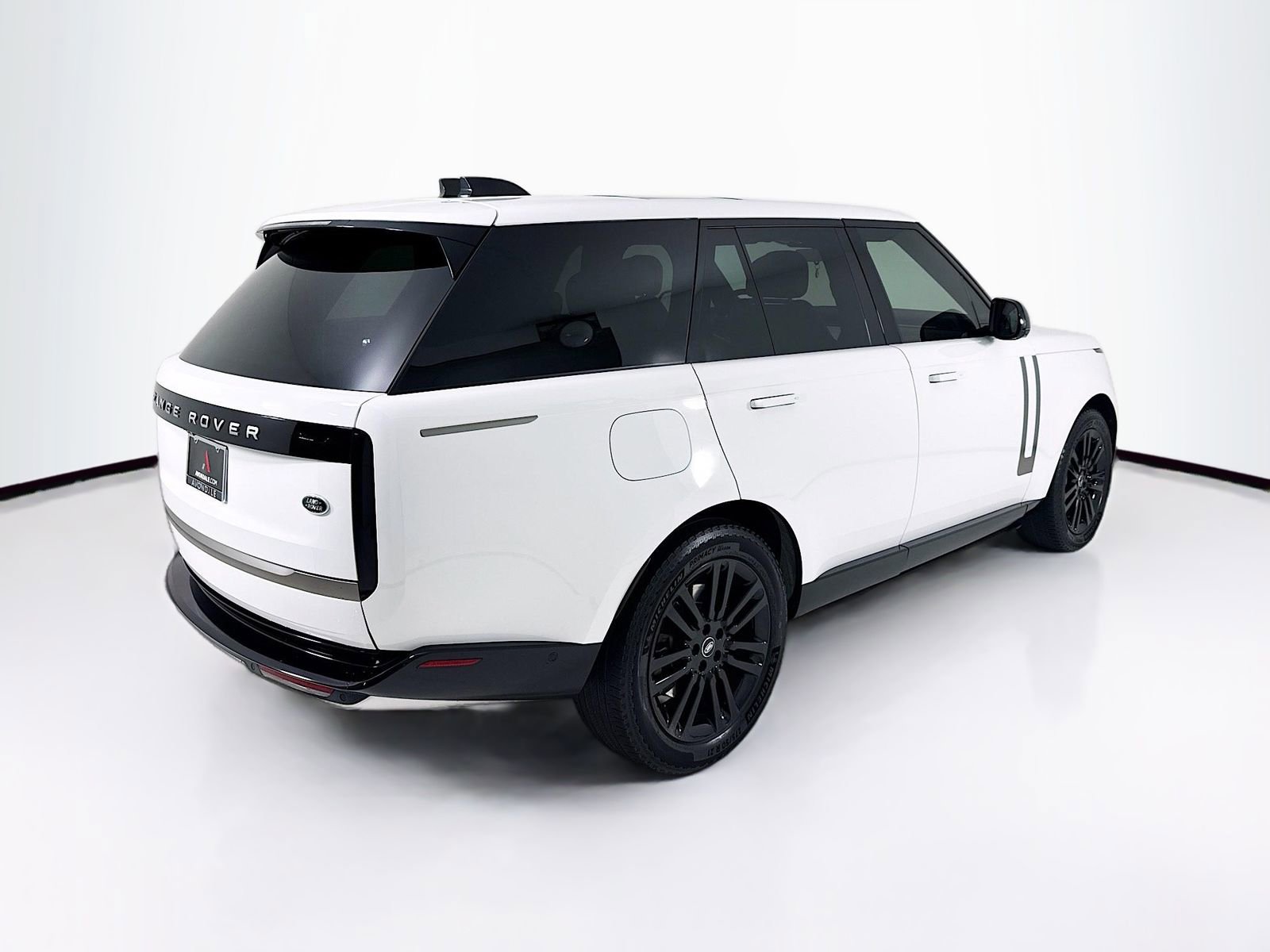 Used 2023 Land Rover Range Rover SE image 8