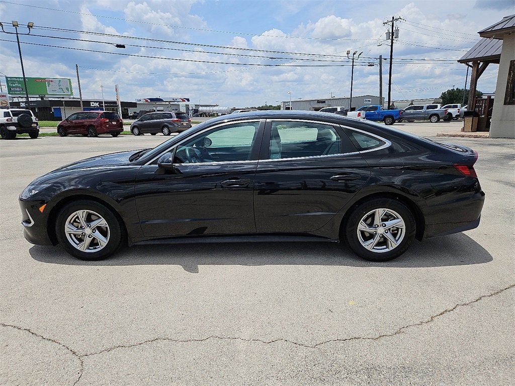 Used 2022 Hyundai Sonata SE w/ Winter Weather Package image 3