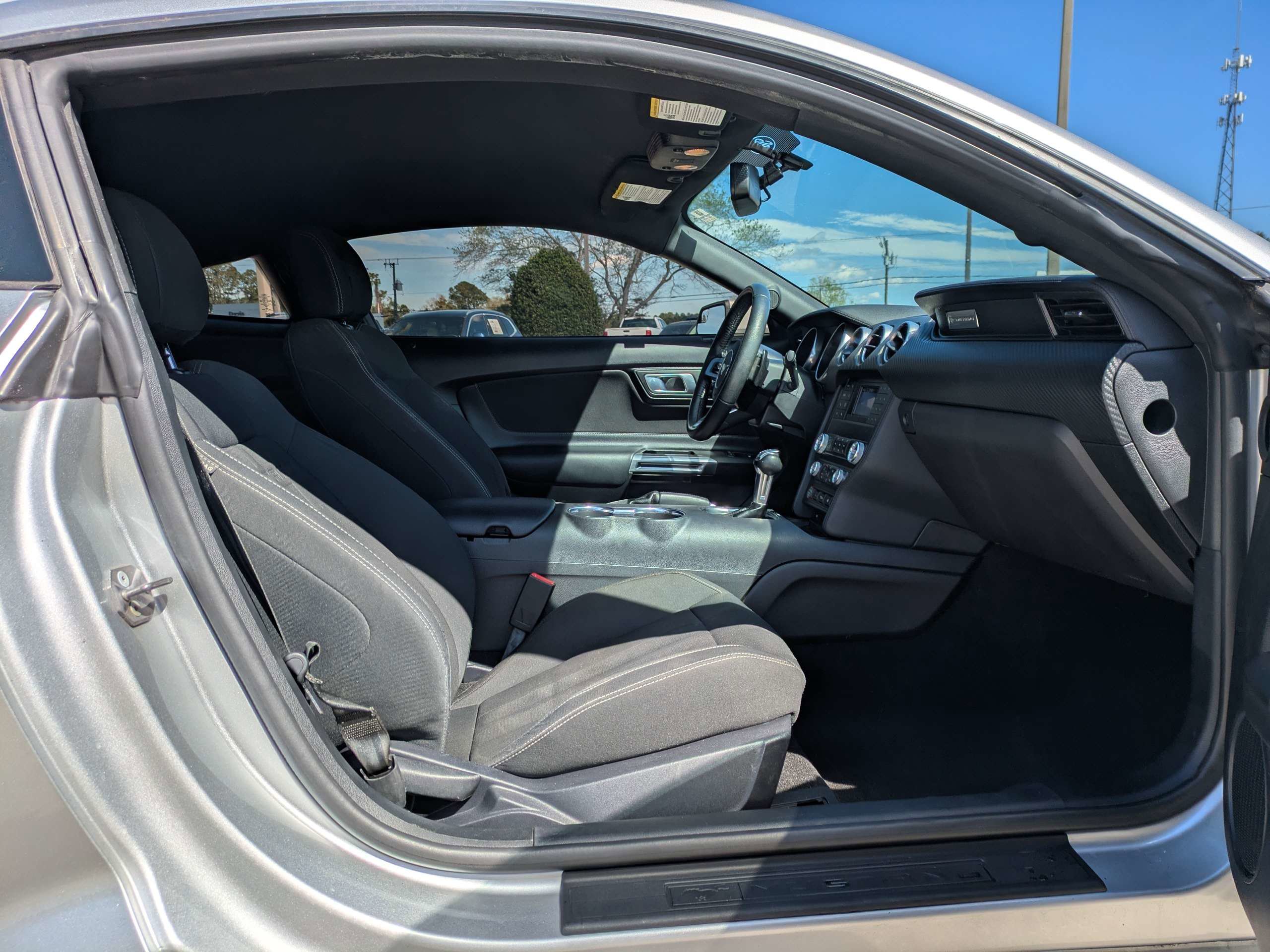 Used 2019 Ford Mustang EcoBoost image 13