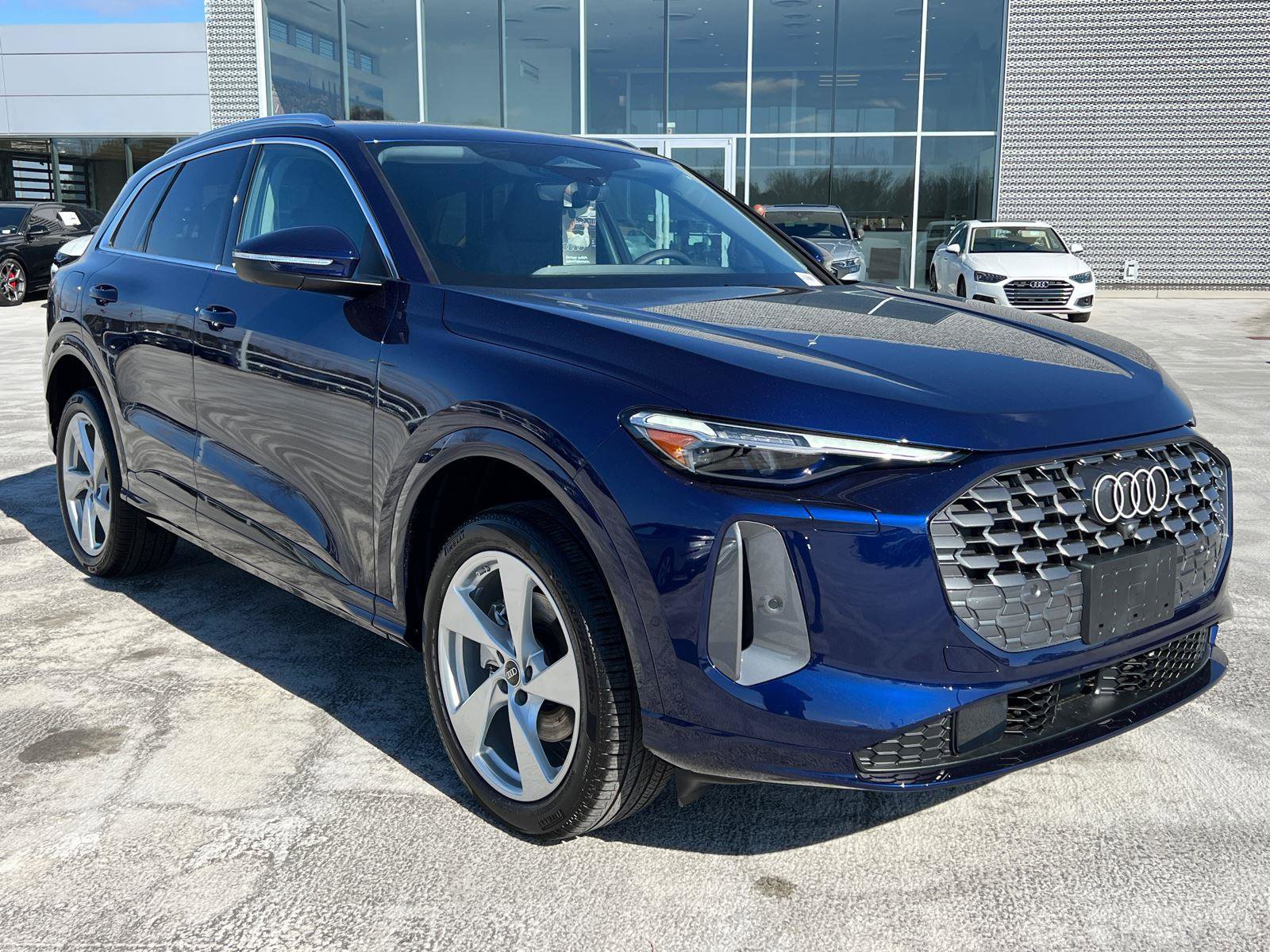 New 2025 Audi Q5 Premium Plus AWD/4WD image 3