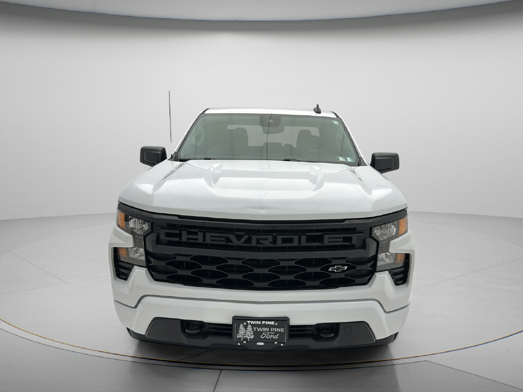 Used 2024 Chevrolet Silverado 1500 Custom w/ Dark Appearance Package AWD/4WD image 2