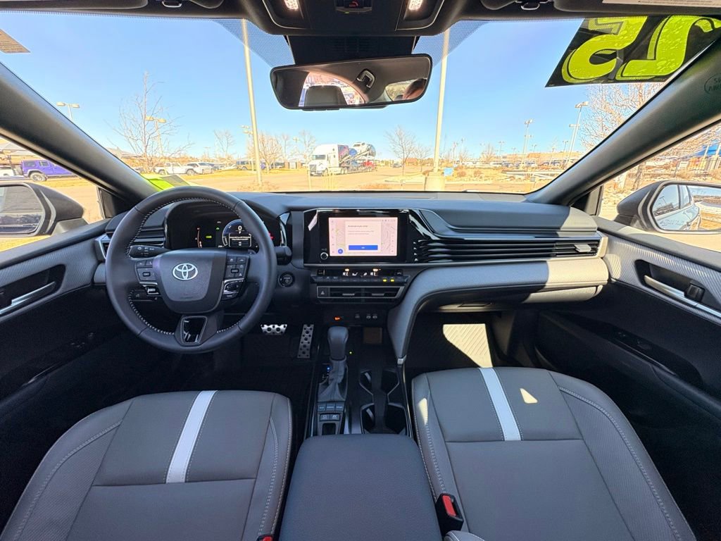 Used 2025 Toyota Camry SE w/ Convenience Package image 13