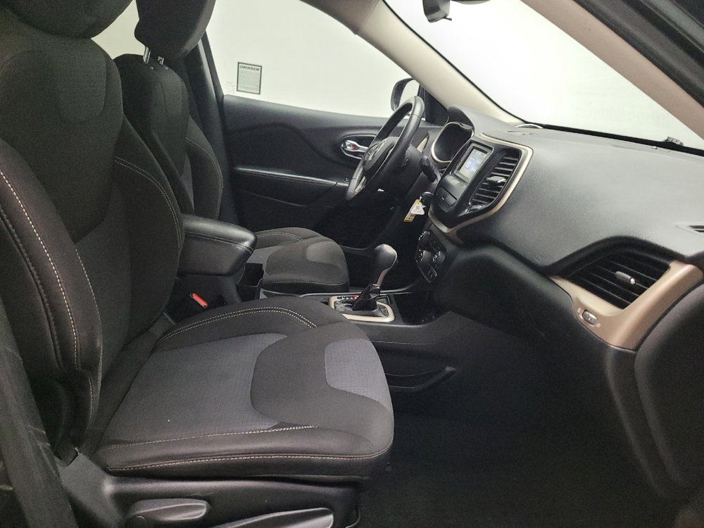 Used 2015 Jeep Cherokee Latitude FWD image 21