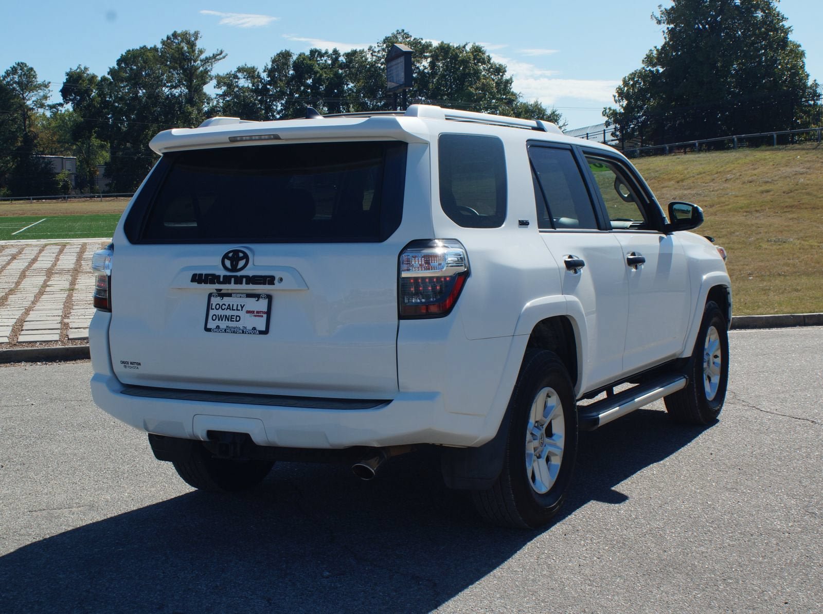 Used 2016 Toyota 4Runner SR5 AWD/4WD image 18