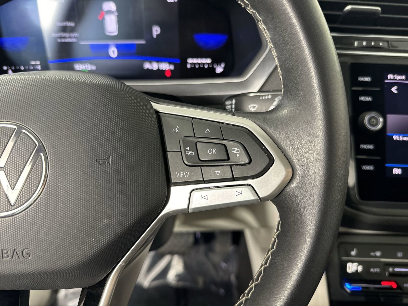 Used 2022 Volkswagen Tiguan SE image 13