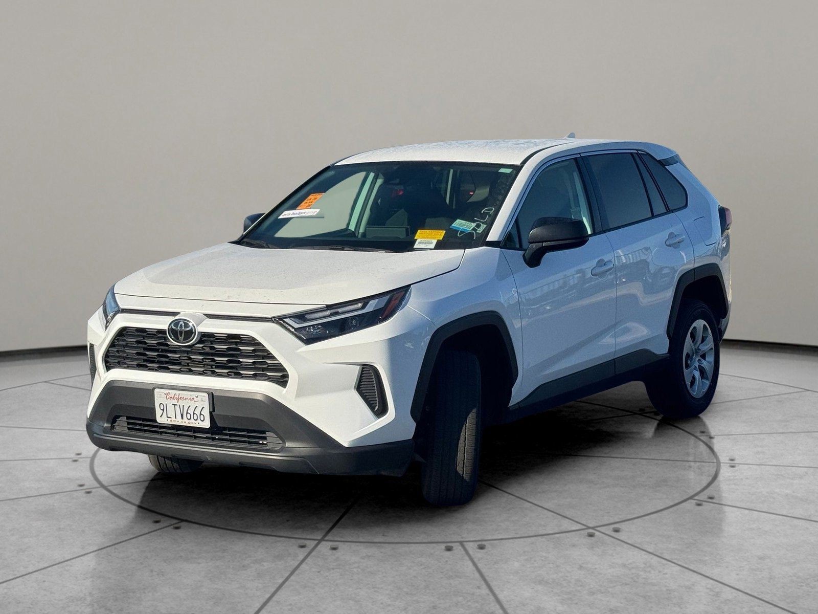 Used 2024 Toyota RAV4 LE image 9