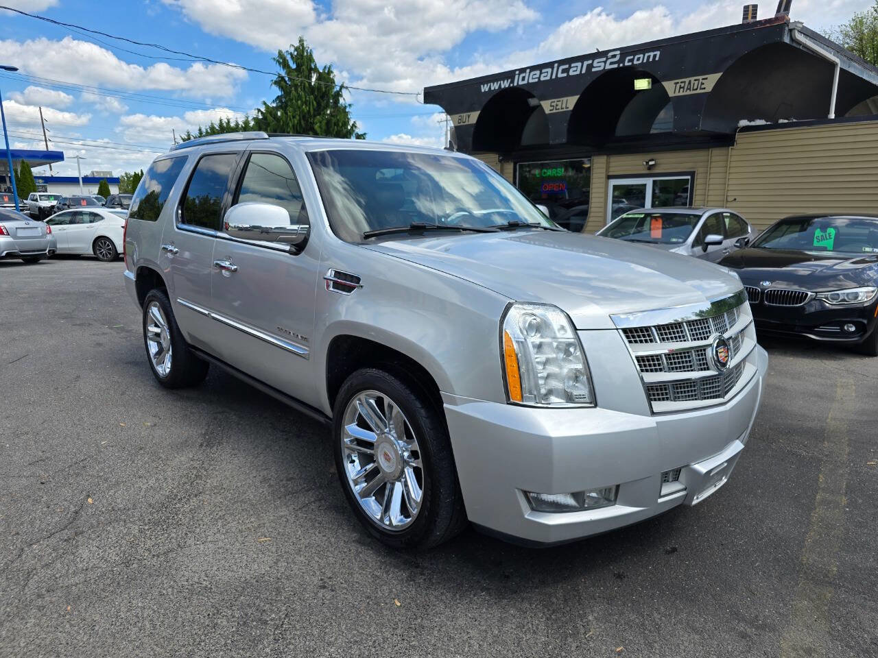 Used 2014 Cadillac Escalade Platinum image 1
