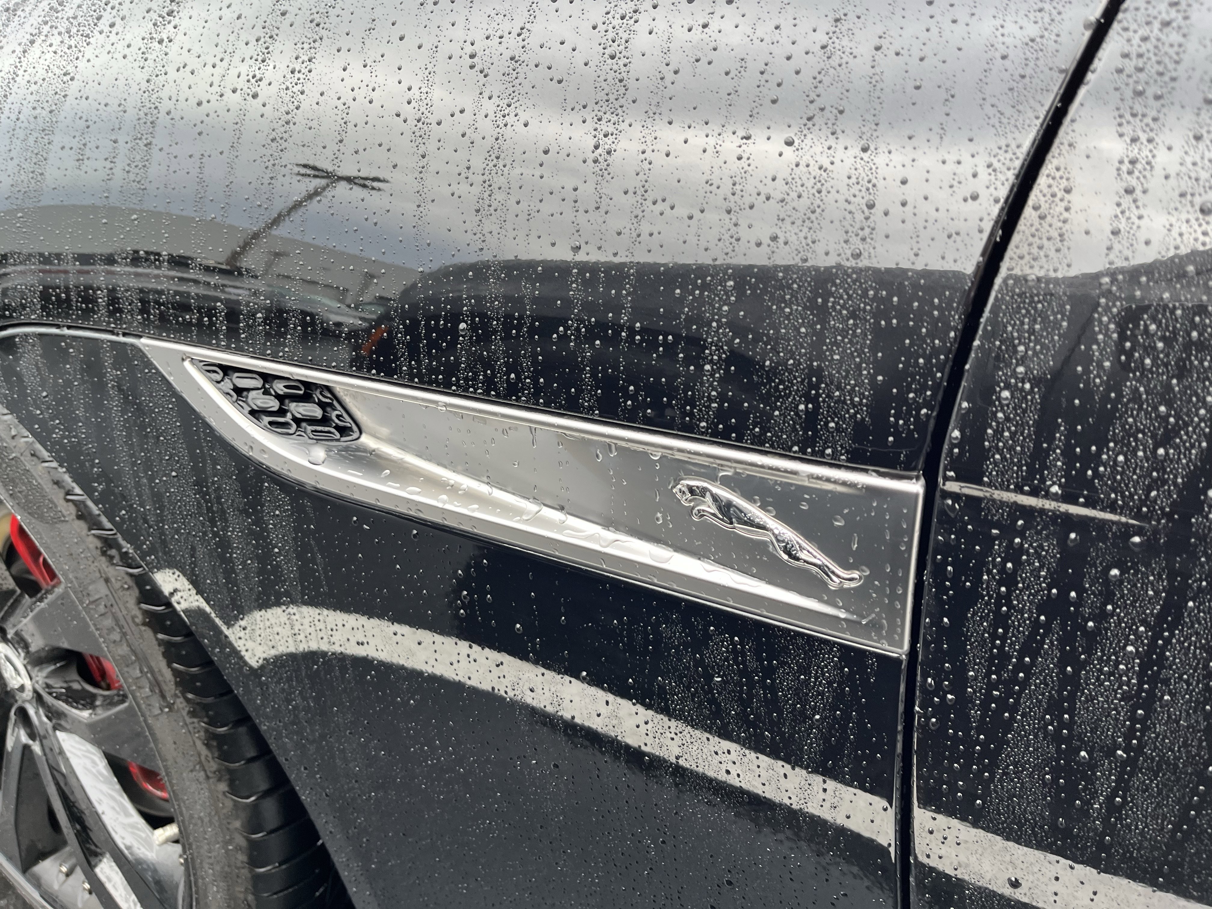 Used 2024 Jaguar F-TYPE R-Dynamic image 31