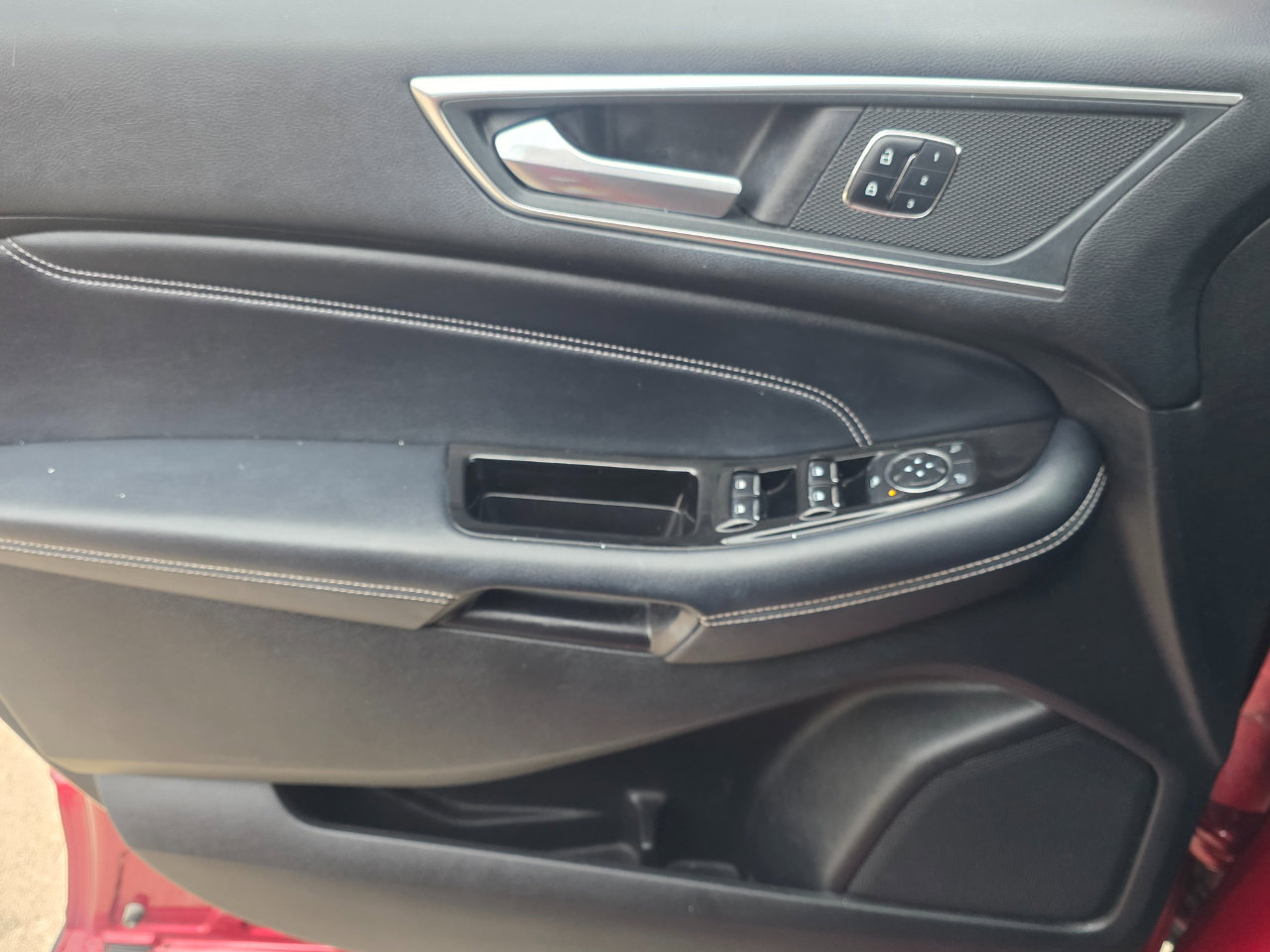 Used 2018 Ford Edge Titanium w/ Equipment Group 302A image 12