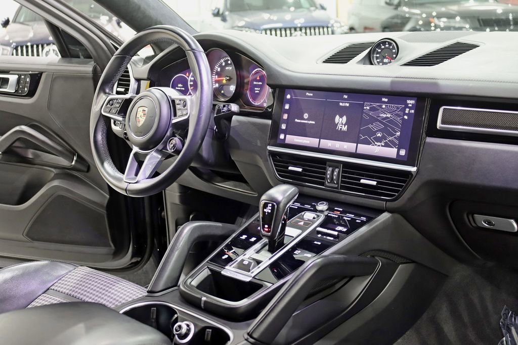 Used 2023 Porsche Cayenne GTS image 29