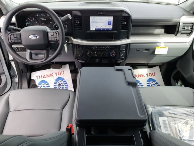 New 2025 Ford F550 4x4 Supercab Super Duty image 8