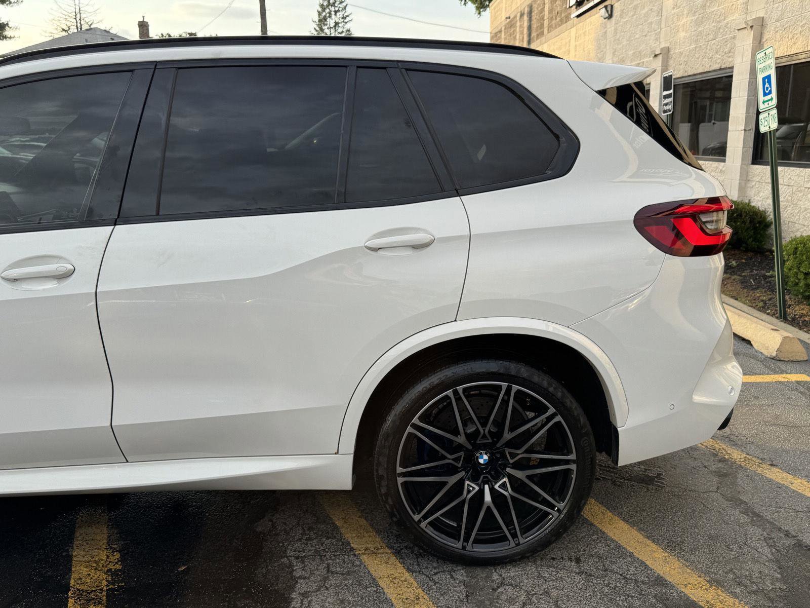 Used 2021 BMW X5 M w/ Competition Package AWD/4WD image 8