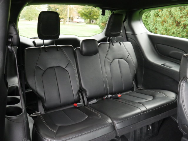 Used 2025 Chrysler Pacifica Select FWD image 23