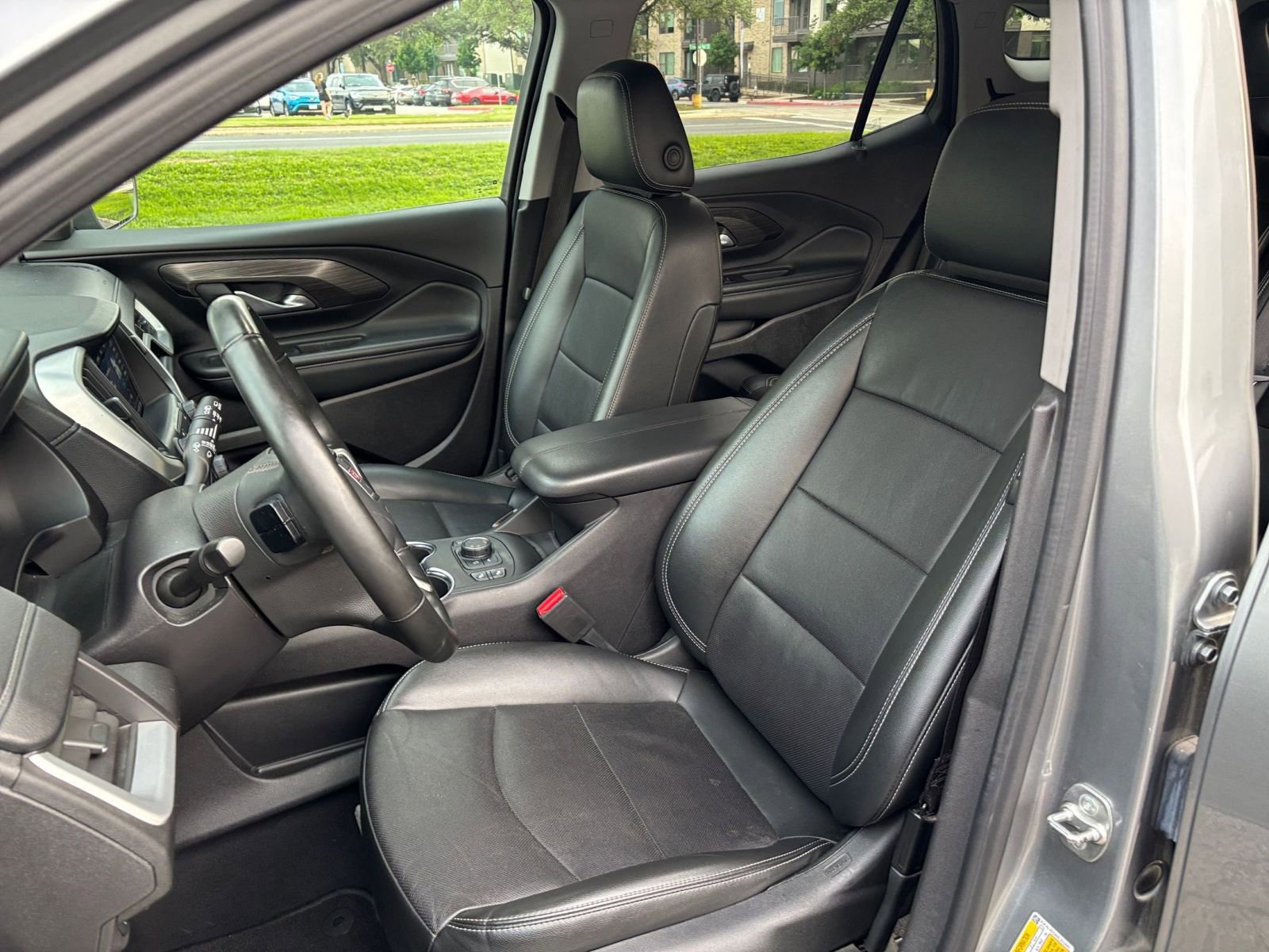 Used 2024 GMC Terrain SLT AWD/4WD image 31