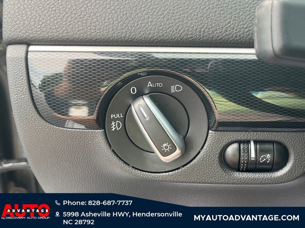 Used 2017 Volkswagen Jetta SEL image 16