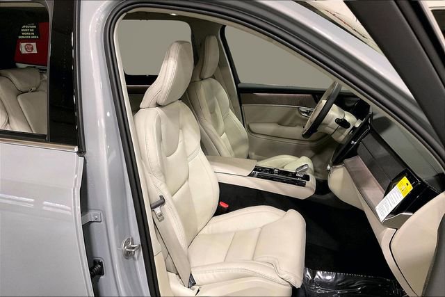 New 2026 Volvo XC90 T8 Ultra w/ Protection Package Premier image 12