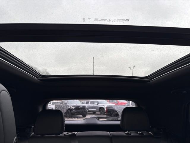 Used 2025 Chevrolet TrailBlazer ACTIV w/ Convenience Package image 16