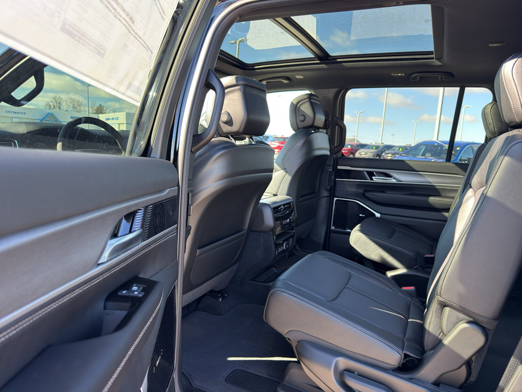 New 2026 Jeep Grand Wagoneer L Limited w/ Premium Group II image 31