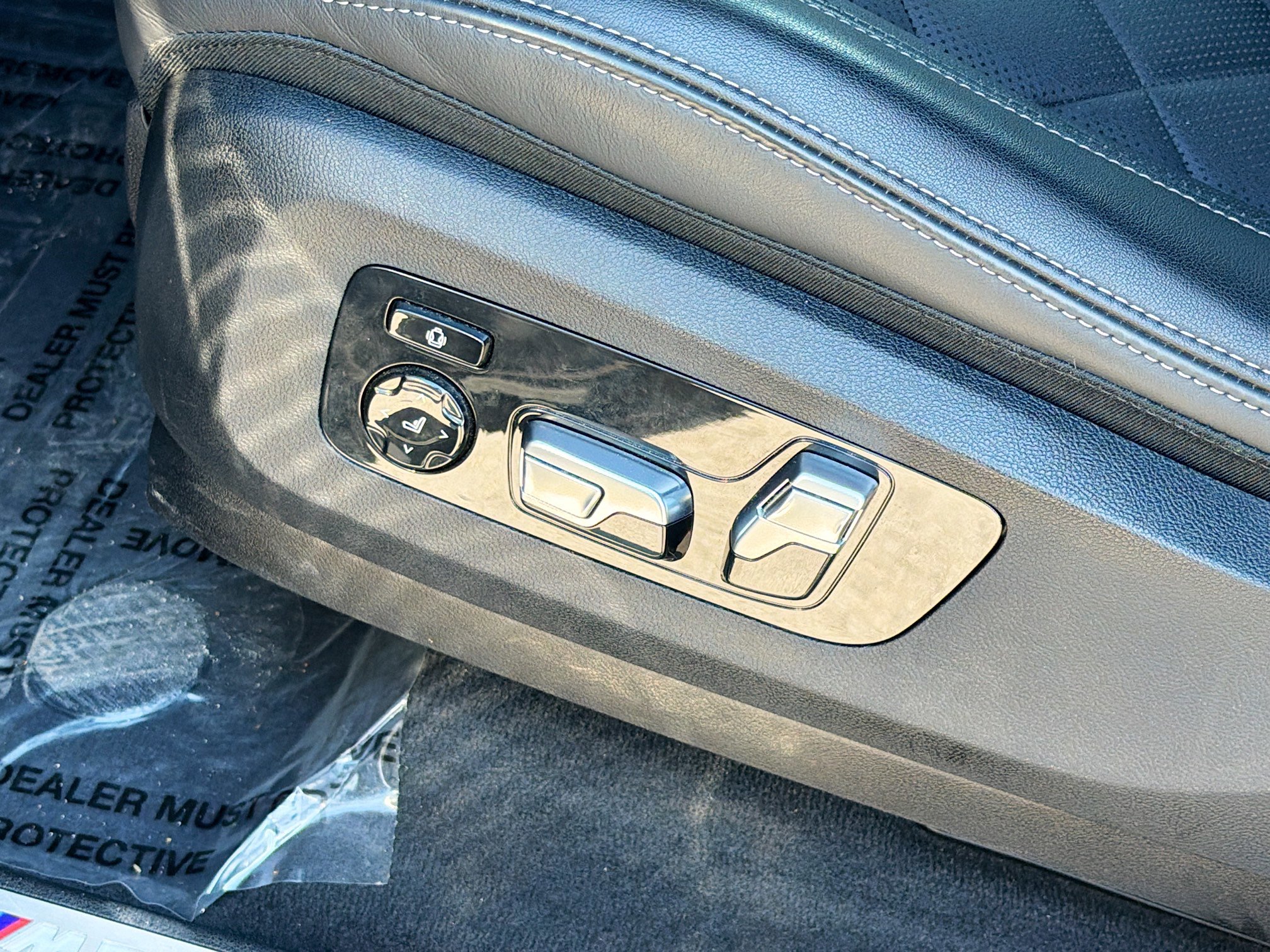 Used 2024 BMW X5 M60i w/ Climate Comfort Package image 25