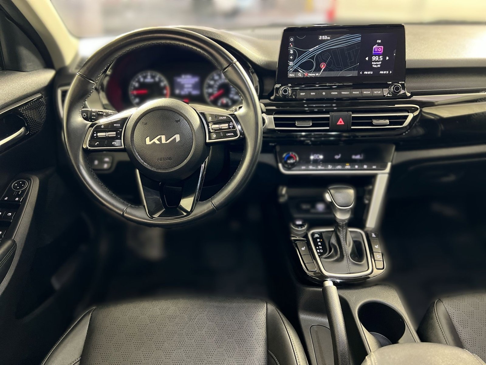 Used 2023 Kia Seltos EX image 23