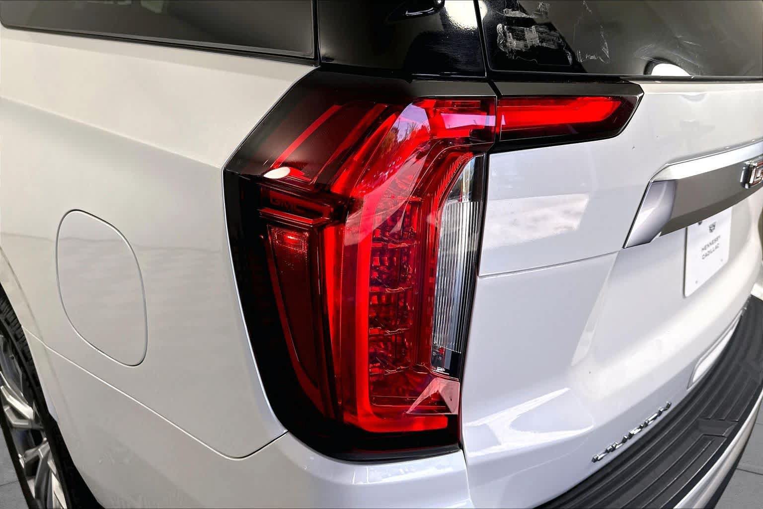 Used 2021 GMC Yukon XL Denali RWD image 26