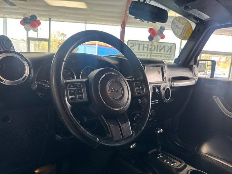 Used 2014 Jeep Wrangler Unlimited Sahara w/ Dual Top Group image 9