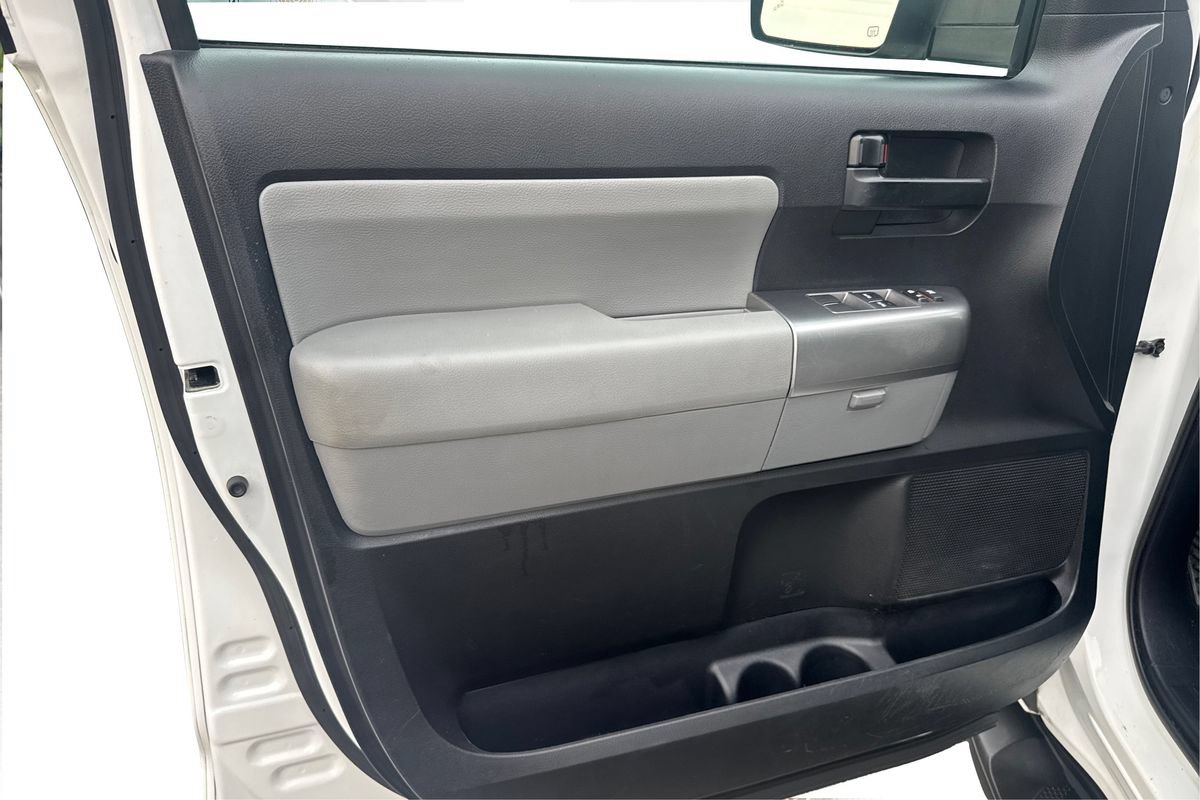 Used 2019 Toyota Sequoia SR5 AWD/4WD image 20