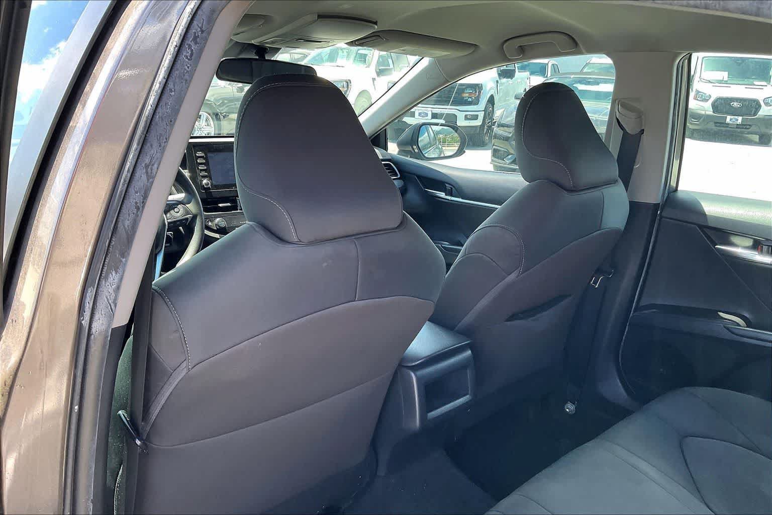 Used 2022 Toyota Camry LE FWD image 12