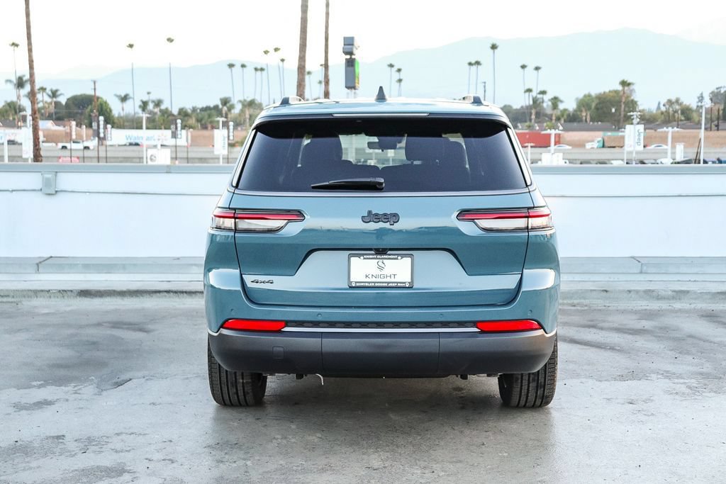 New 2026 Jeep Grand Cherokee L Limited w/ Limited Altitude Package AWD/4WD image 8