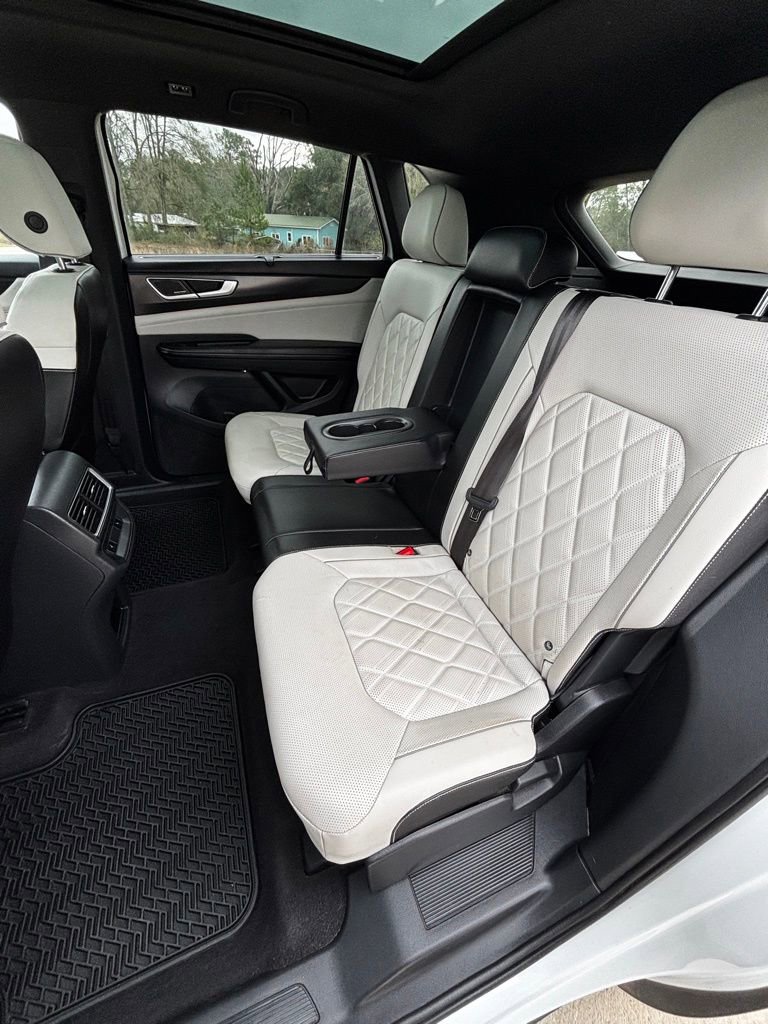 Used 2024 Volkswagen Atlas Cross Sport SEL Premium R-Line image 13