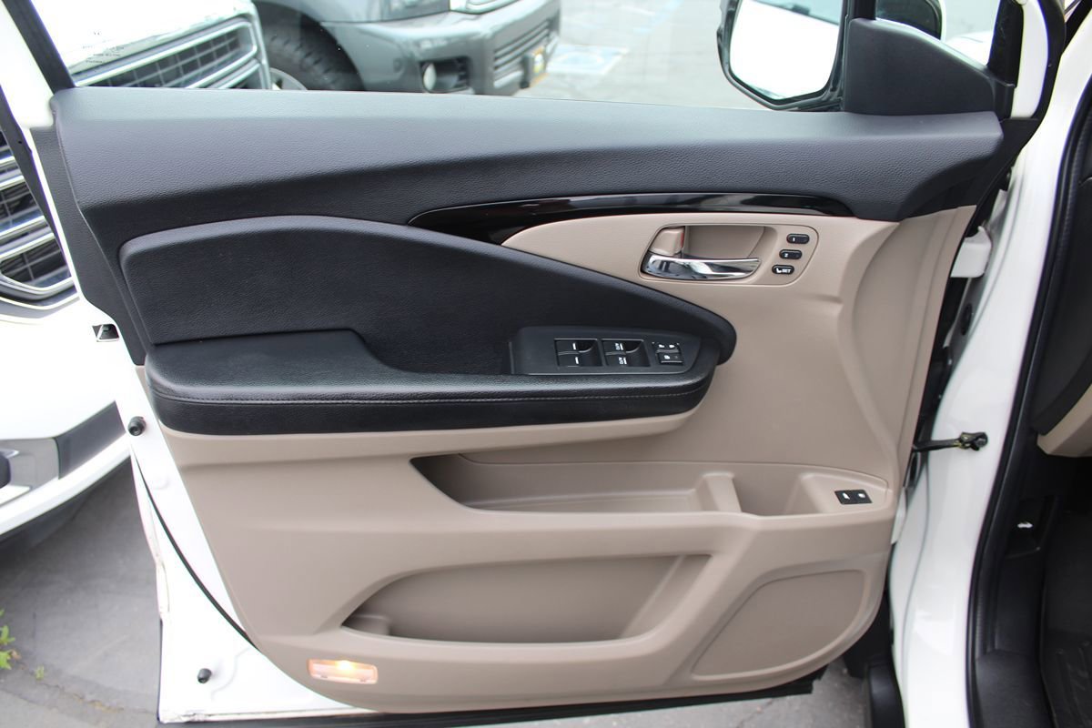Used 2016 Honda Pilot Touring image 19