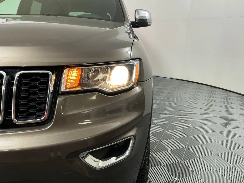 Used 2017 Jeep Grand Cherokee Limited AWD/4WD image 8