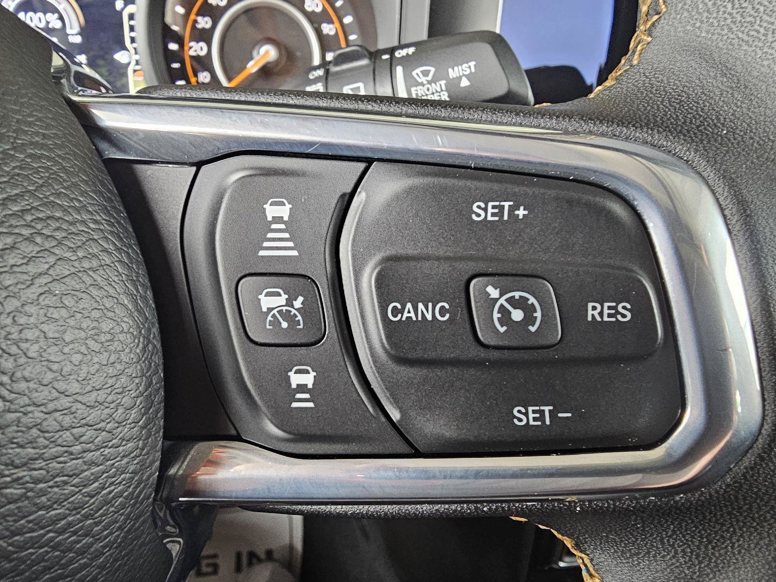 Used 2025 Jeep Wrangler Unlimited Sahara AWD/4WD image 23