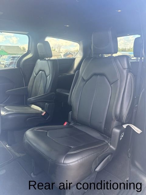 Used 2026 Chrysler Pacifica Select image 24