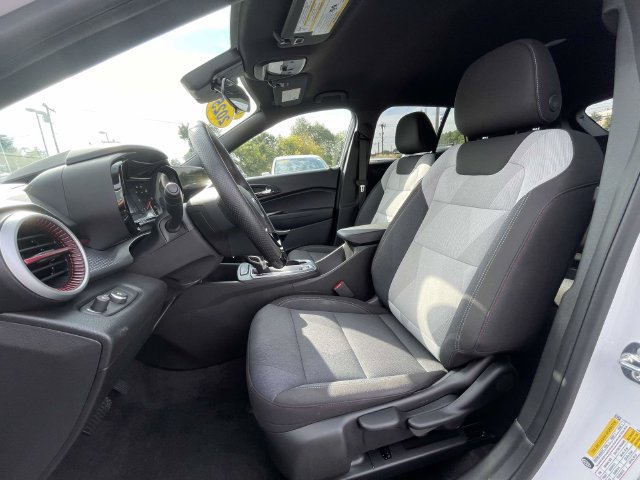 Used 2025 Chevrolet Trax RS w/ Driver Confidence Package FWD image 16