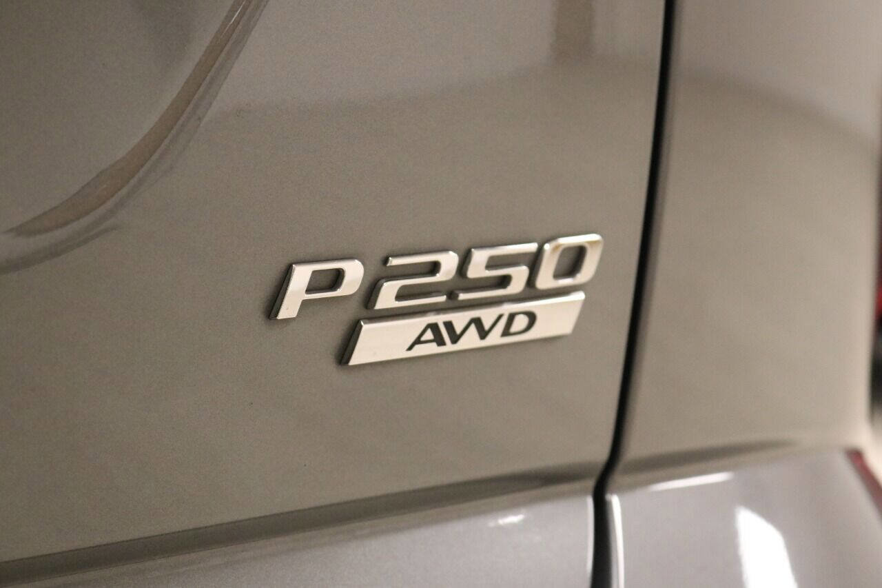 Used 2020 Jaguar E-PACE SE image 99