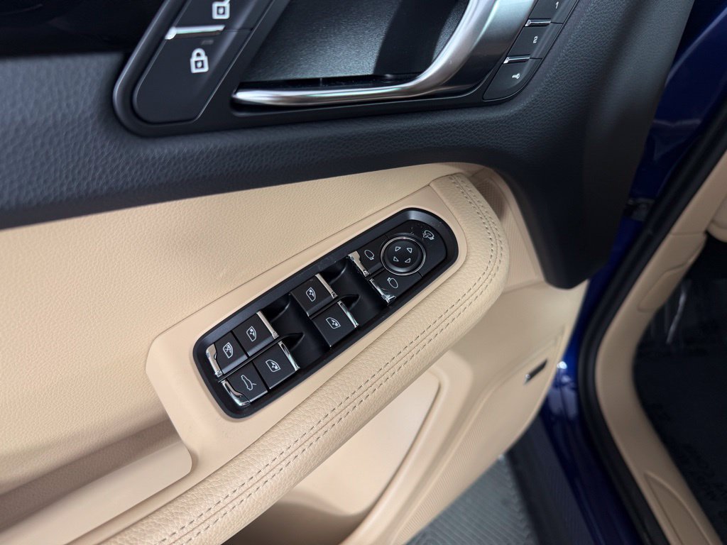 New 2026 Porsche Macan AWD/4WD image 21
