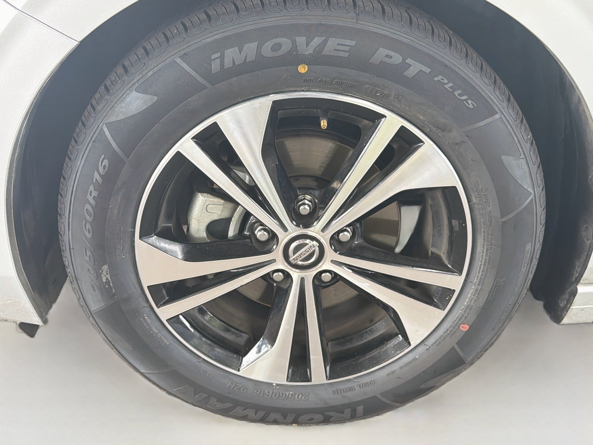Used 2023 Nissan Sentra SV FWD image 11