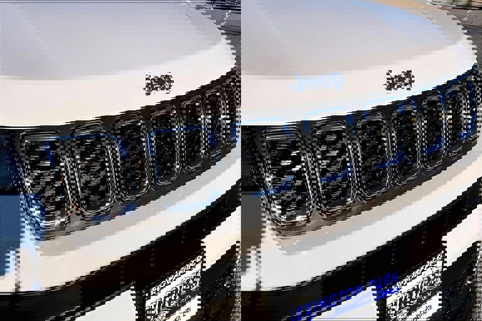 Used 2024 Jeep Compass Latitude image 36