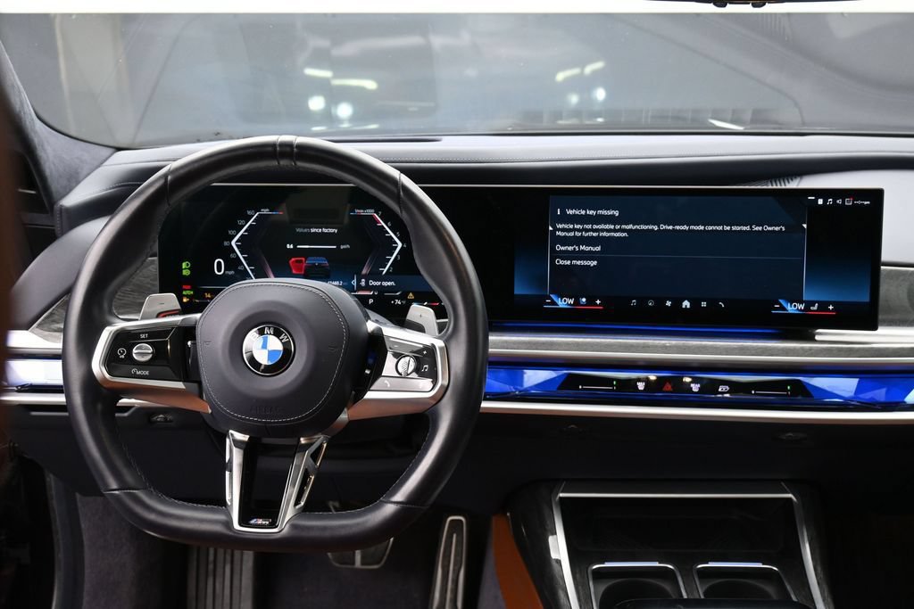 Used 2023 BMW 760i xDrive w/ Luxury Rear Seating Package AWD/4WD image 11