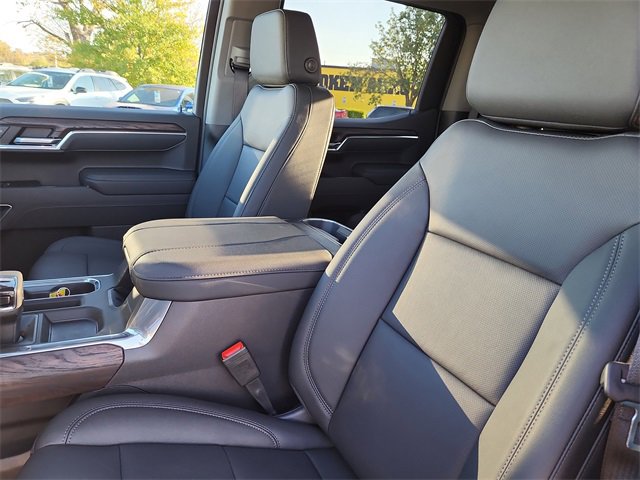 New 2026 GMC Sierra 1500 SLT image 18