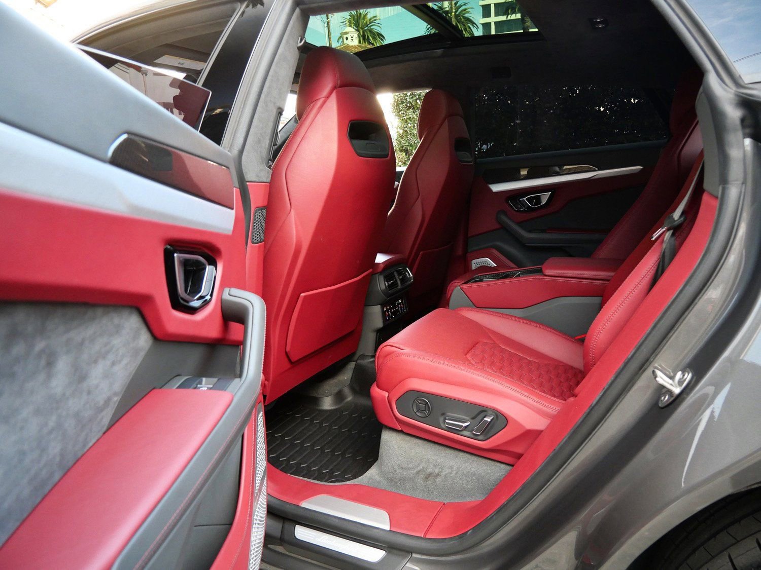 Used 2021 Lamborghini Urus image 20