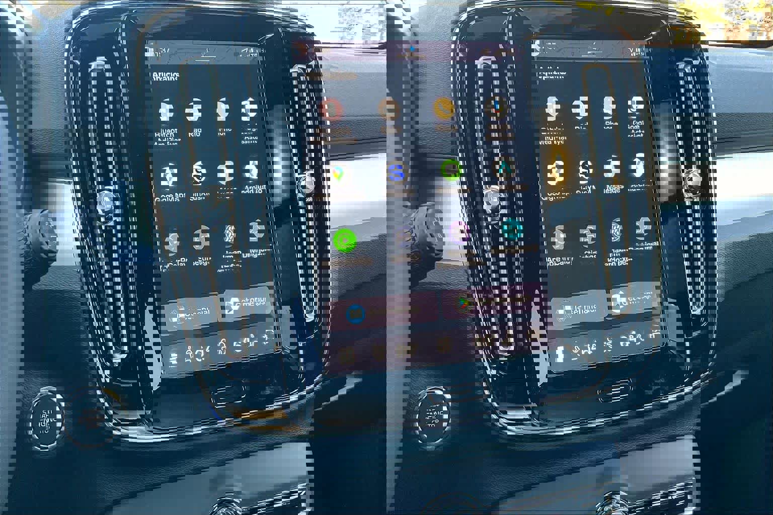 New 2026 Volvo XC40 B5 Ultra w/ Climate Package image 21