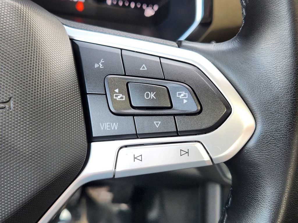 Certified 2023 Volkswagen Jetta SE w/ Panoramic Sunroof Package image 22