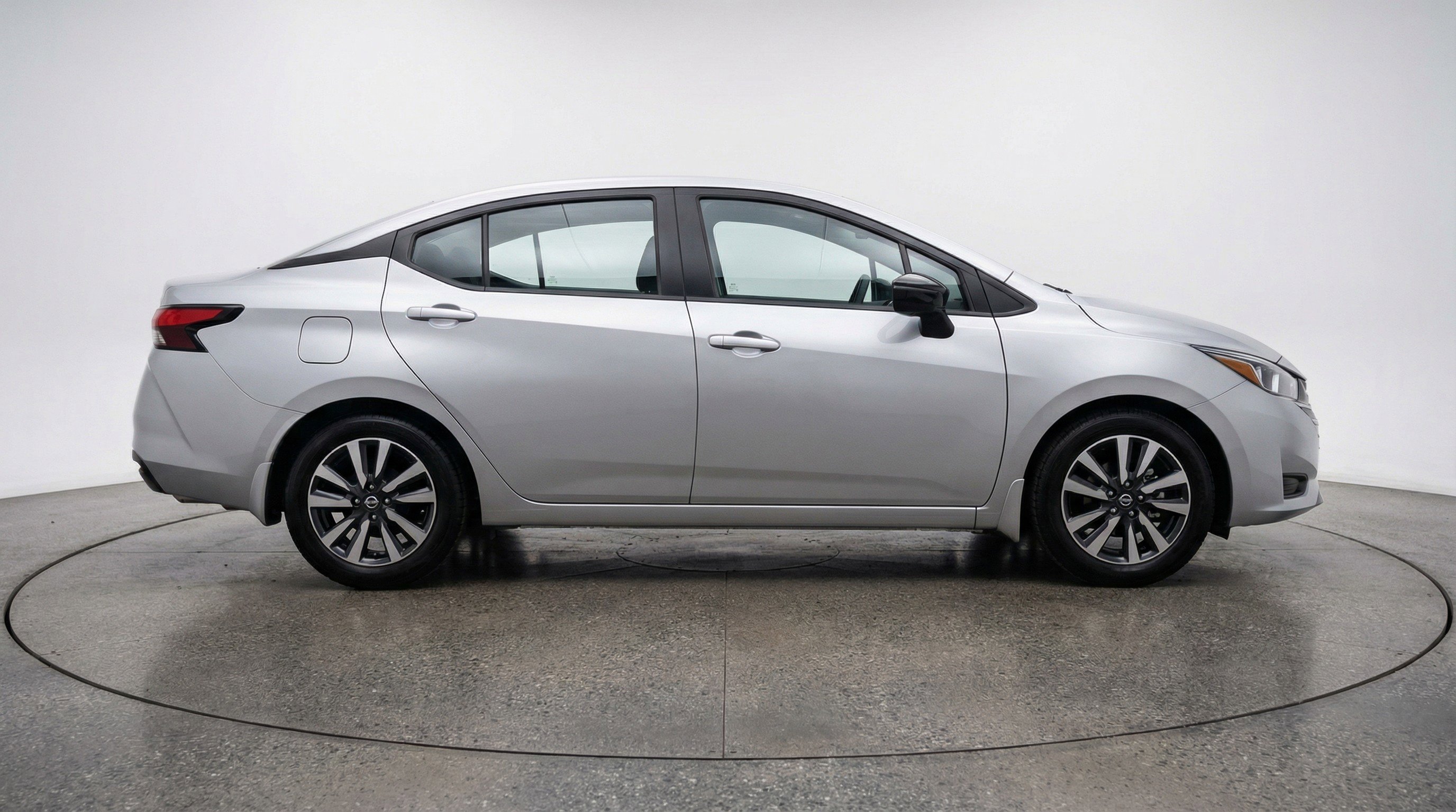 Used 2025 Nissan Versa SV FWD image 11