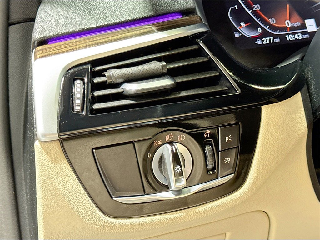 Used 2022 BMW 530i w/ Convenience Package image 26